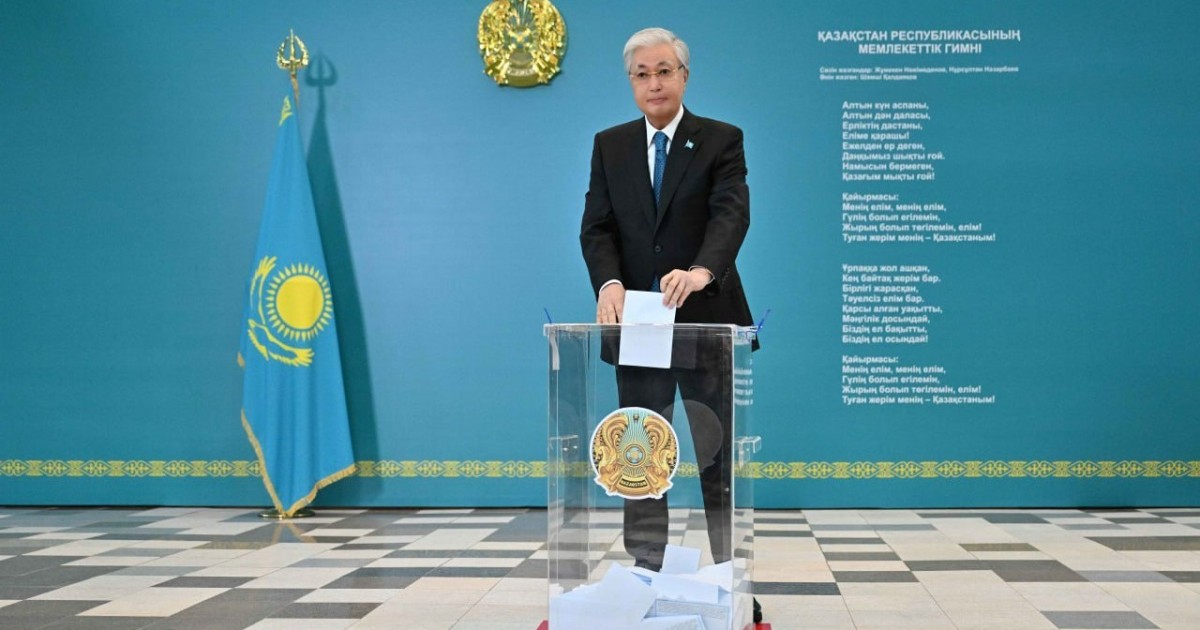 Президент Қасым-Жомарт Тоқаев республикалық референдумда дауыс берді