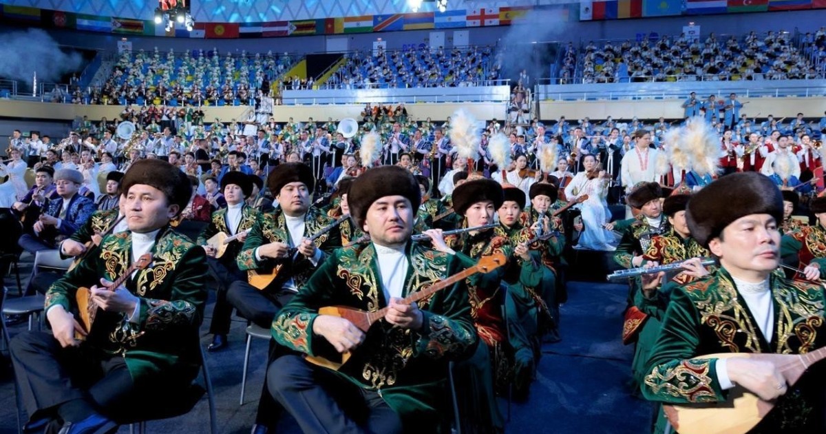 Астанада 5 мың музыкант «Шернияз» күйі мен «Наурыз» әнін орындады