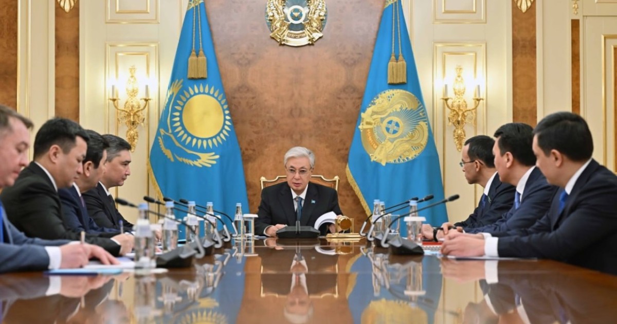 Президент жаңа Конституцияны іске асыру жөнінде жұмыс кеңесін өткізді