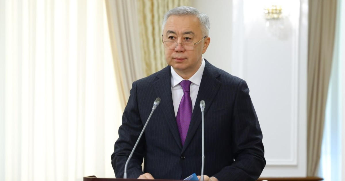 Астана мен Алатау қаласының мәртебесі арнайы конституциялық заңдармен бекітіледі