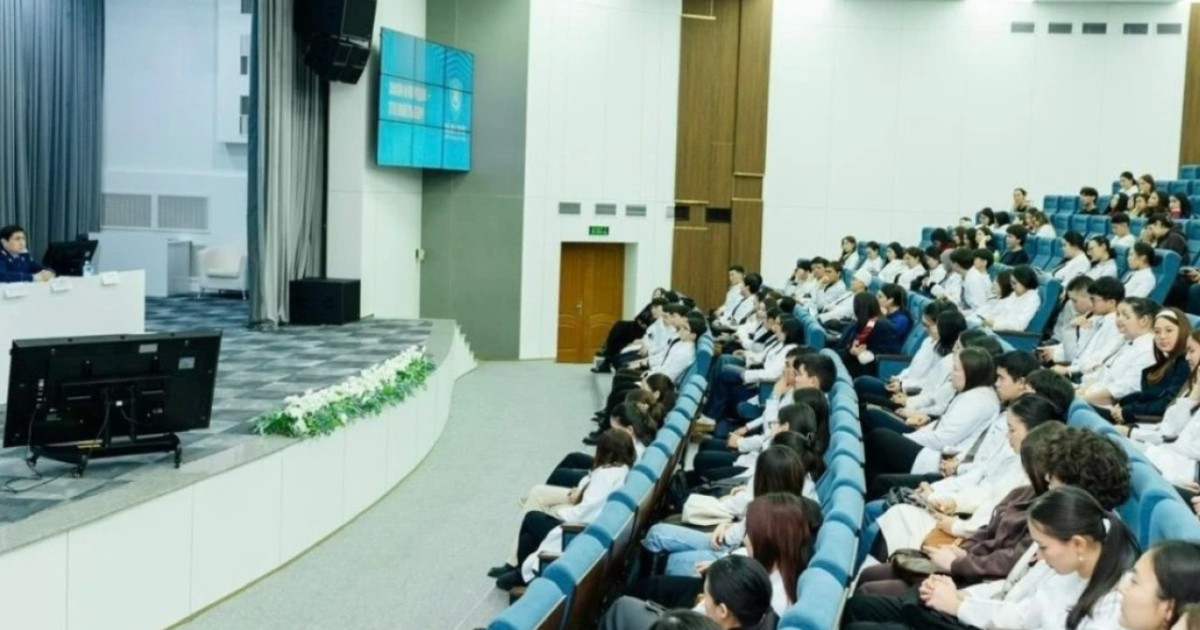 Мектеп, университеттерде Конституция ережелері бойынша сабақтар өткізіледі