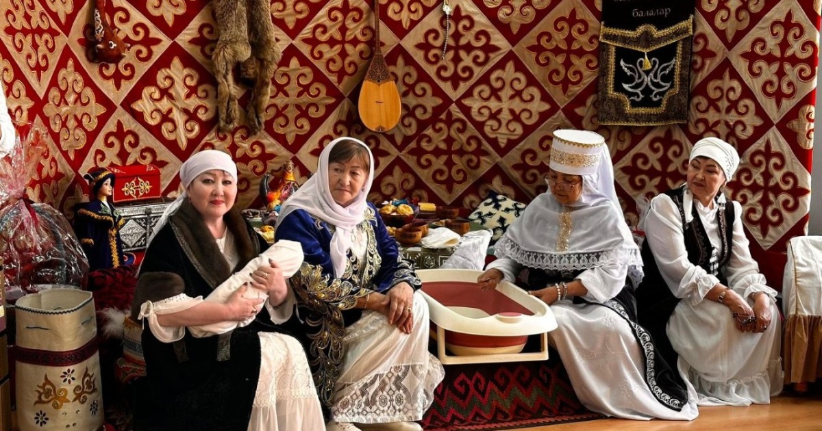 Жаңару күні елордалық зейнеткерлер театрландырылған көрініс көрсетті