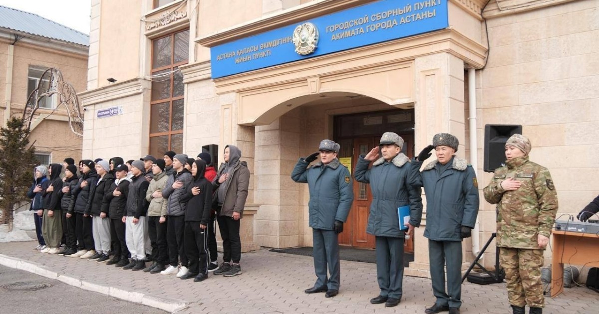 Астанада көктемгі шақырылымдағы алғашқы сарбаздар әскерге аттанды