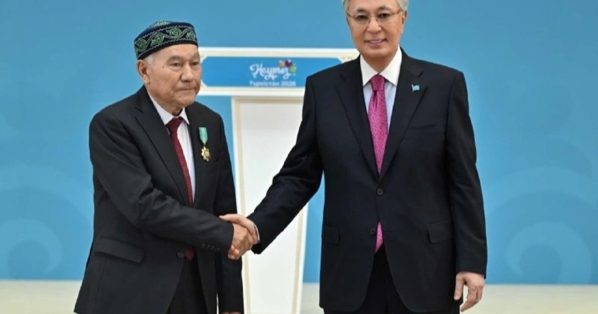 Президент ел дамуына үлес қосқан азаматтарға мемлекеттік наградалар табыстады