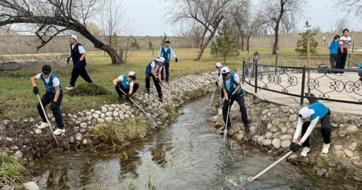 Жас қазақстандықтар «Мөлдір бұлақ» республикалық акциясына қатысты