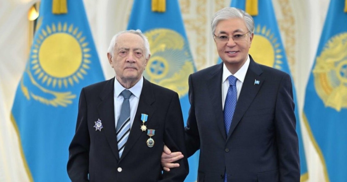 Президент альпинист Ерванд Ильинскийге «Қазақстанның Еңбек Ері» атағын тапсырды