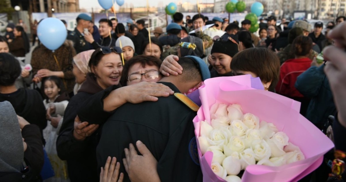 Елордалықтар әскери борышын өтеген сарбаздарды қарсы алды