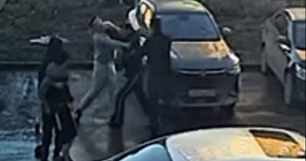 Қостанайда полицейді жабылып соққыға жыққандардың үстінен қылмыстық іс қозғалды