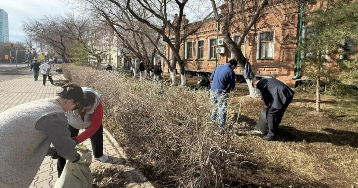 Елордалық театр ұжымы «Таза Қазақстан» акциясына қатысты