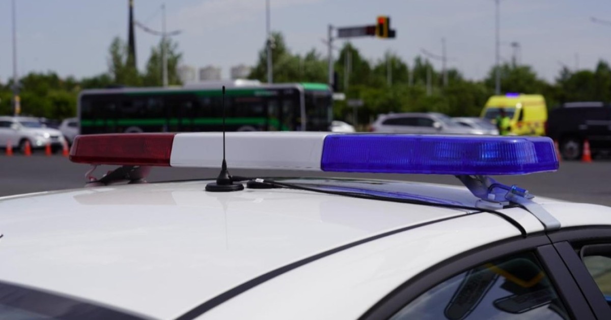 Атырауда жаяу жүргіншілер жолағынан өтіп бара жатқан 1-сынып оқушысын көлік қағып кетті