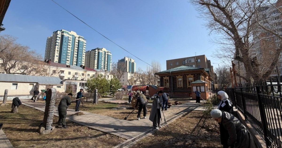 «Өзіңнен баста!»: Астанада мәдениет саласының өкілдері тазалық челленджіне қатысты