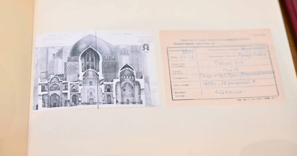 Шавкат Мирзиёев Қасым-Жомарт Тоқаевқа бірқатар тарихи құжатты тапсырды