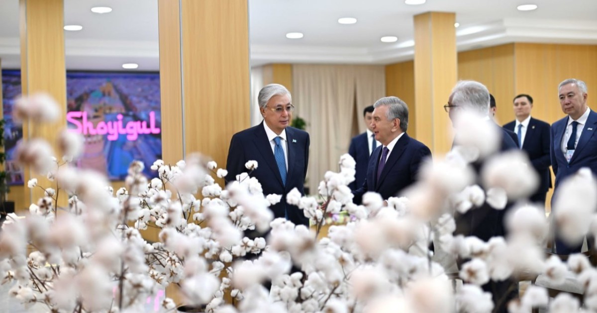 Қазақстан мен Өзбекстан президенттері MERGANTEKS кәсіпорнына барды