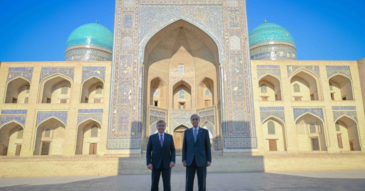 Қазақстан мен Өзбекстан Президенттері Бұхараның тарихи орындарын аралап көрді