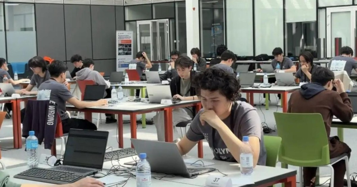 Астанада жасанды интеллект бойынша республикалық олимпиаданың үздіктері марапатталды