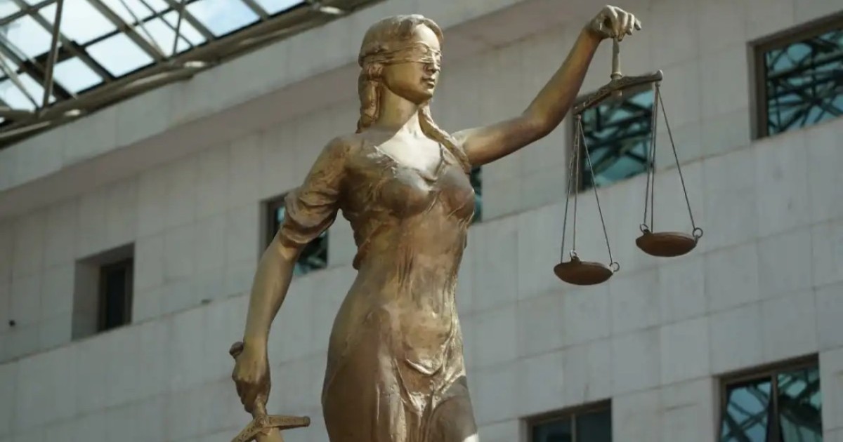 Семейлік зейнеткер студент қызы 21 жасқа толғанша алимент төлеуге міндеттелді