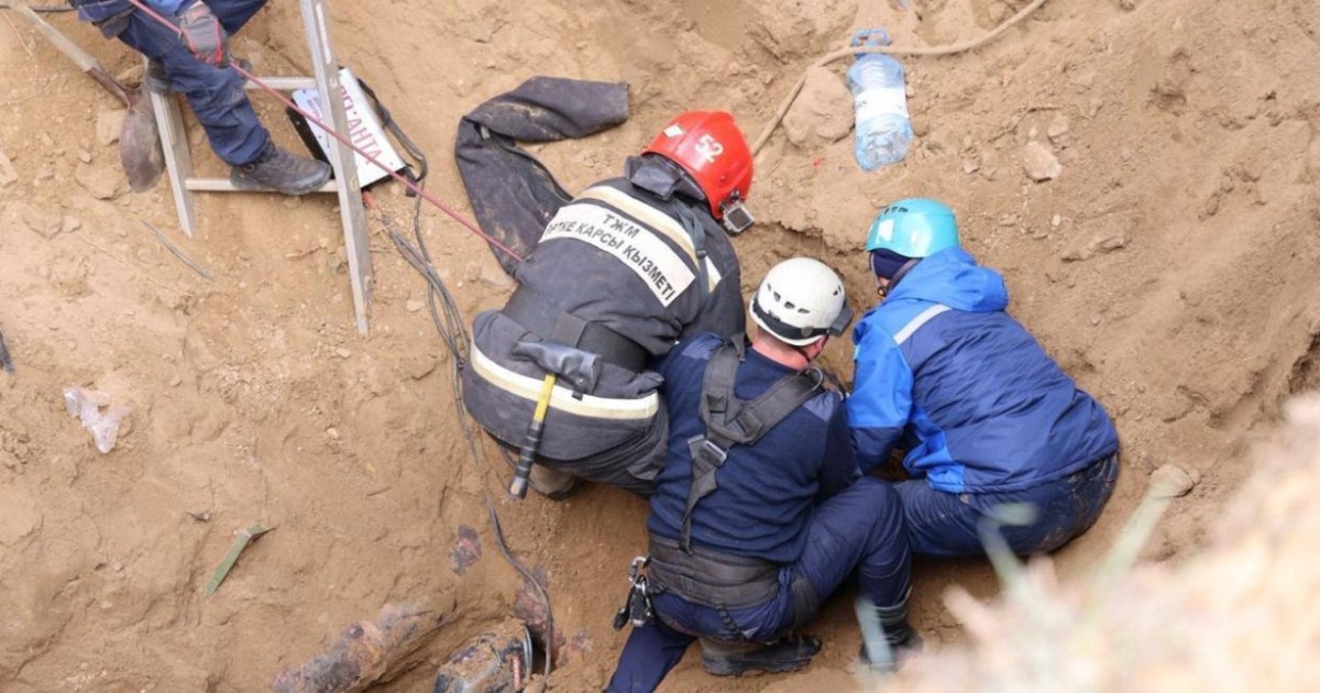 Павлодарда топырақ опырылып, 2 жұмысшы қайтыс болды