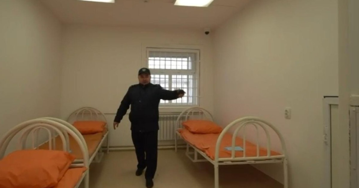 Заң мен тәртіп: Астанада студенттерге арнап тергеу изоляторында экскурсия ұйымдастырылды