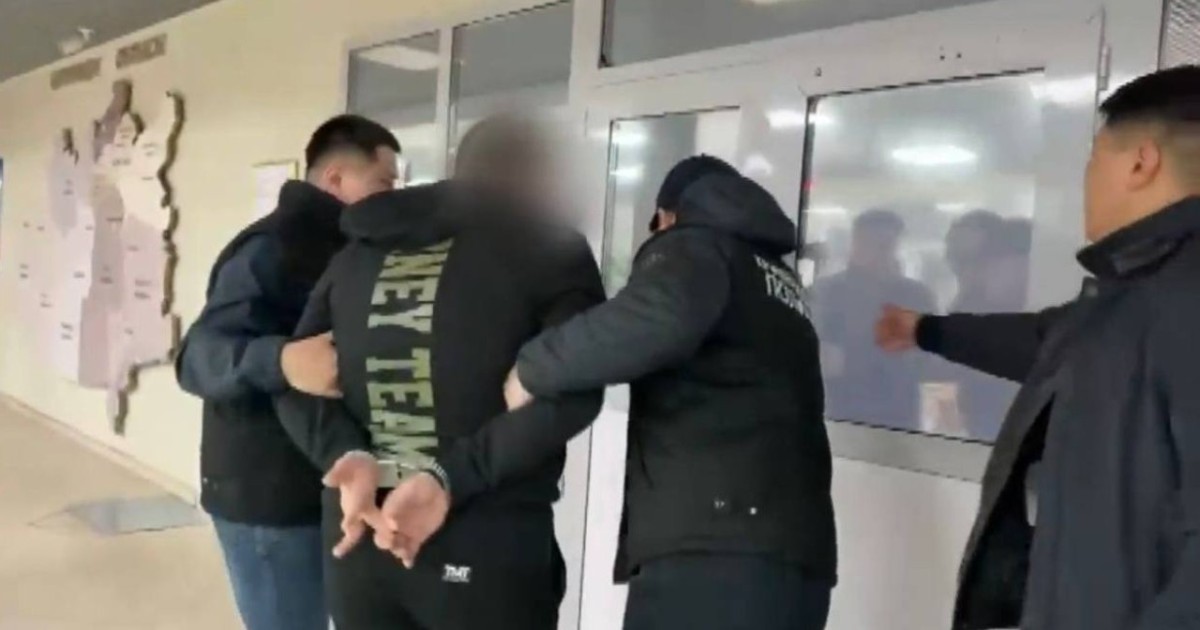 Бес жыл ұстатпай жүрген қарағандылықты полиция үйдегі жасырын қуыстан тапты