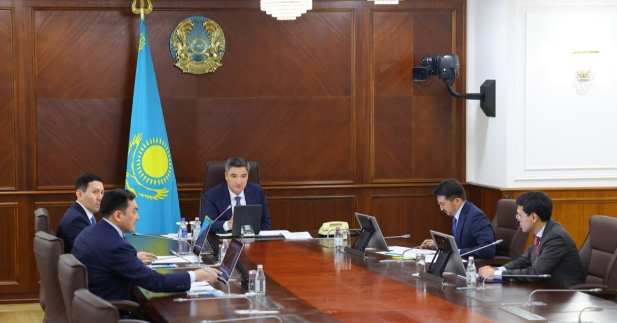 Олжас Бектенов «Деректерді өңдеу орталықтары алқабы» жобасын жүзеге асыру бойынша кеңес өткізді