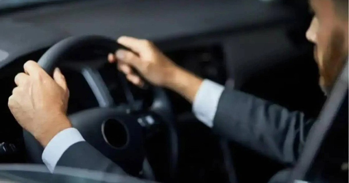 Жүргізуші куәлігі жоқ елордалық мас күйде көлігімен автобусты соқты