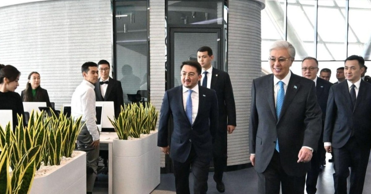 Президент Alem.ai халықаралық жасанды интеллект орталығын аралап көрді