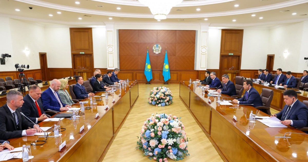 Бектенов ауыл шаруашылығы техникасын өндіруші әлемдік компаниялармен кездесу өткізді