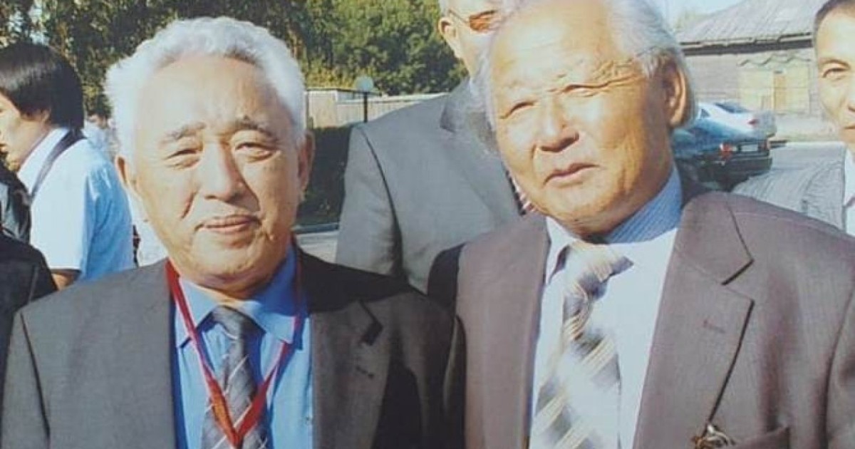 «Үсті қара күйе»: досы Қабдеш Жұмаділовтің шахтада істеген кезін еске алды