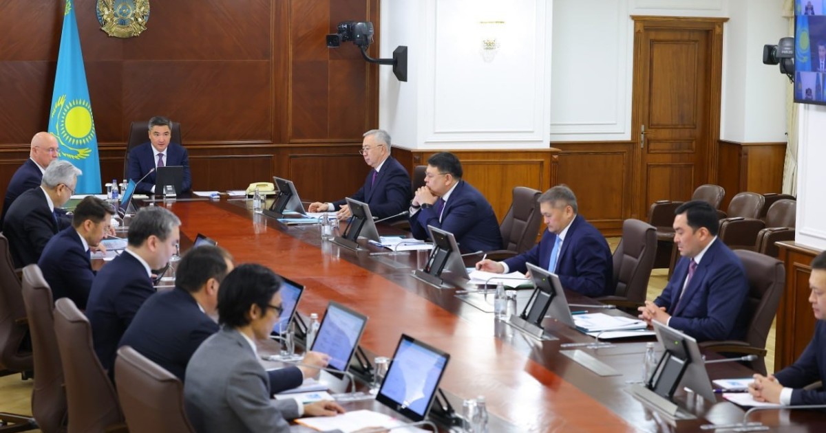 Олжас Бектенов: Цифрландыру және ЖИ жобаларына басым қолдау көрсетілуі тиіс