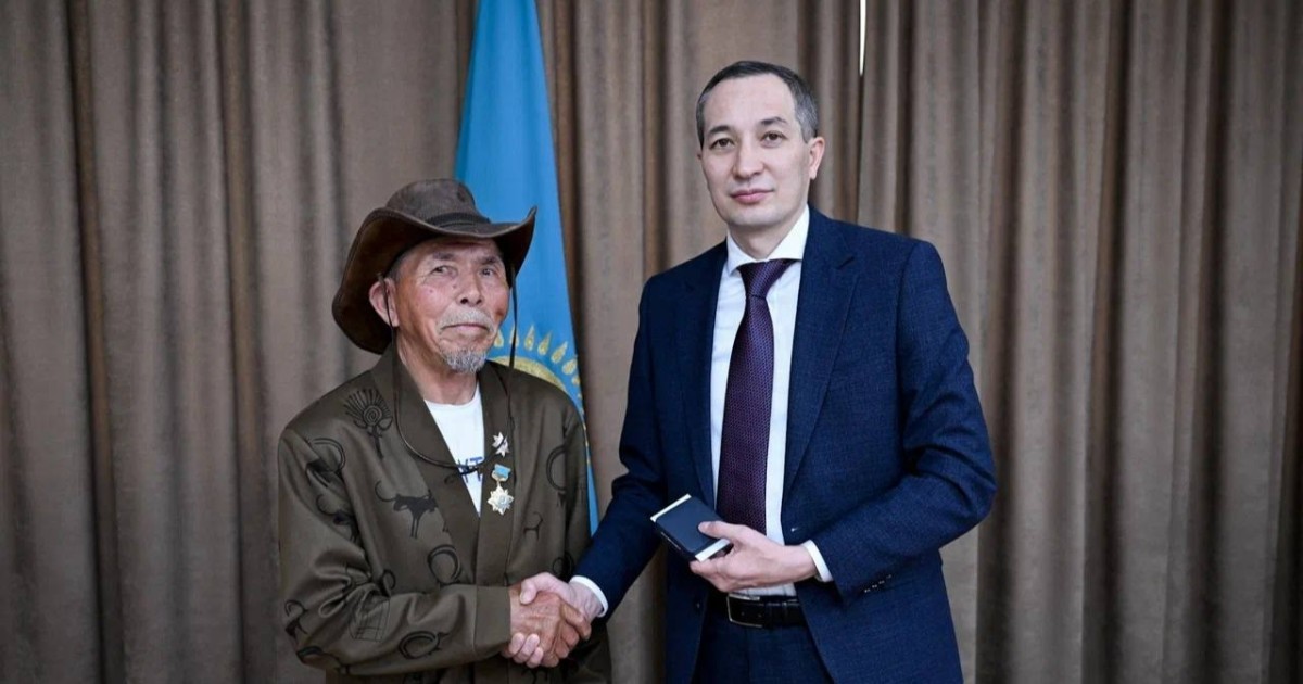 Франция оралған жиһанкез Сәрсенбай Қотырашовқа жаңа атақ берілді