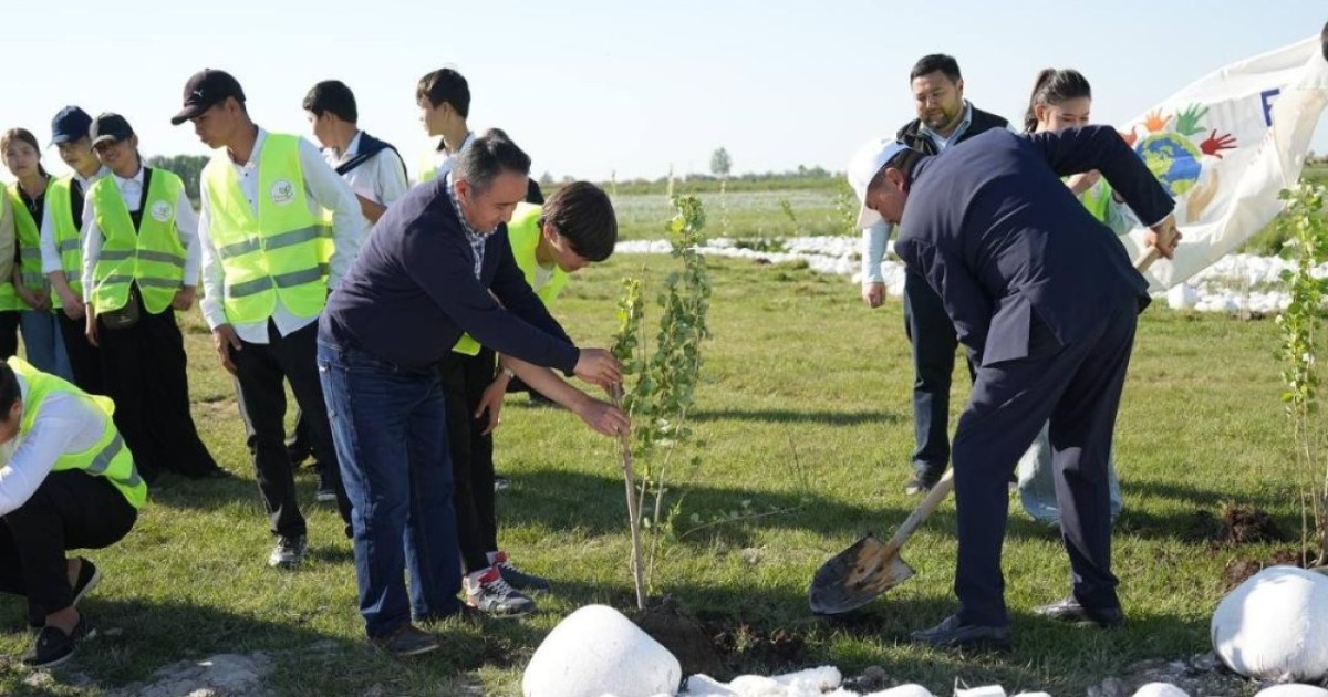 Жамбыл облысының тұрғындары экологиялық акция аясында бұлақ көздерін ашты