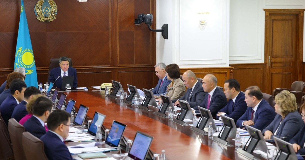 Олжас Бектенов фармацевтикалық өнім өндірісін ұлғайтуға назар аударды