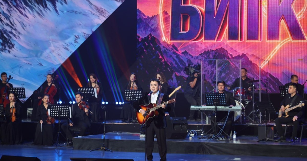 Елордада Ұлттық ұлан әншісі Асхат Әмірғалидің өнер кеші өтті