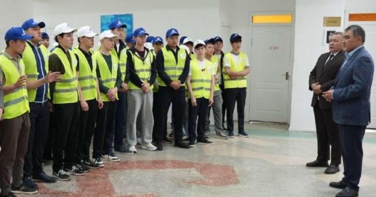 Су ресурстары және ирригация министрі «Болашақтың қайнары» еріктілерімен кездесті