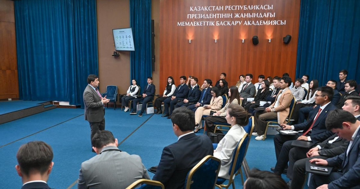 Мемлекеттік қызмет істері агенттігінің төрағасы жастармен кездесті