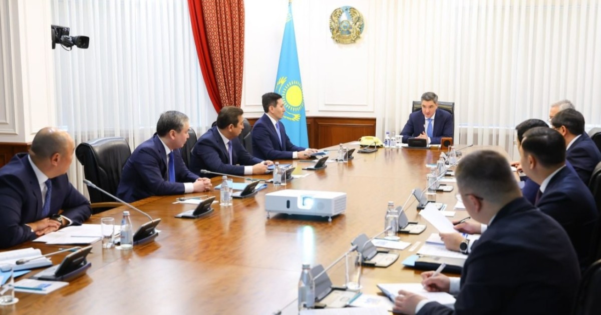 Олжас Бектенов жеңіл өнеркәсіпті дамыту тәсілдерін қайта қарауды тапсырды