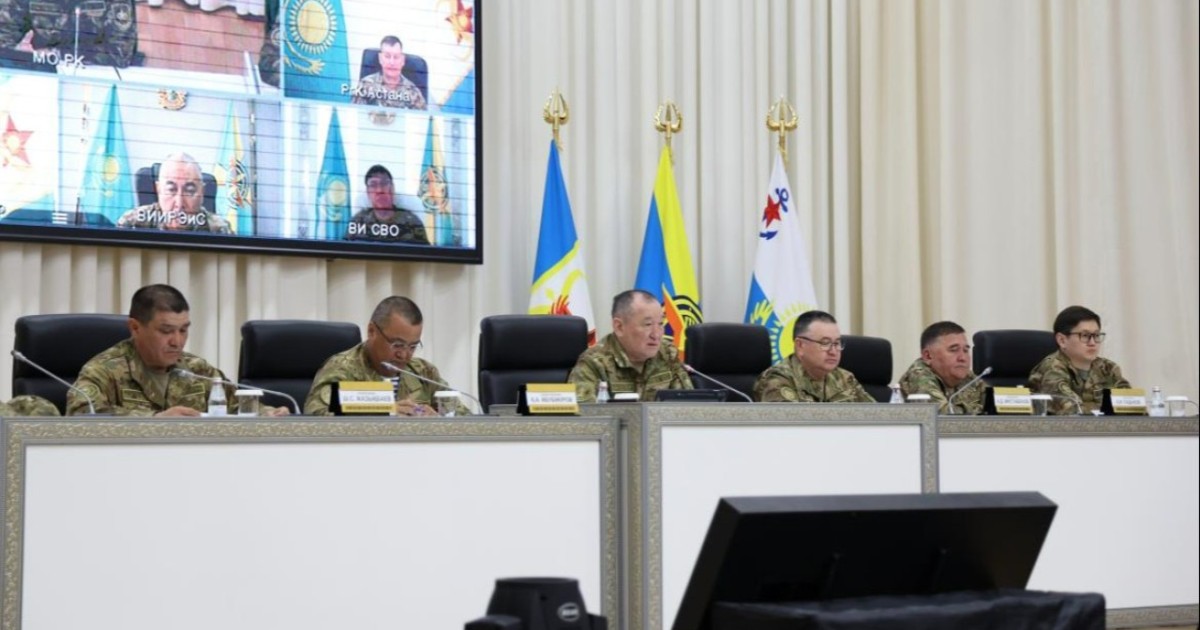 Қорғаныс министрлігінде армияны жарақтандыру, жауынгерлік әзірлік мәселелері талқыланды