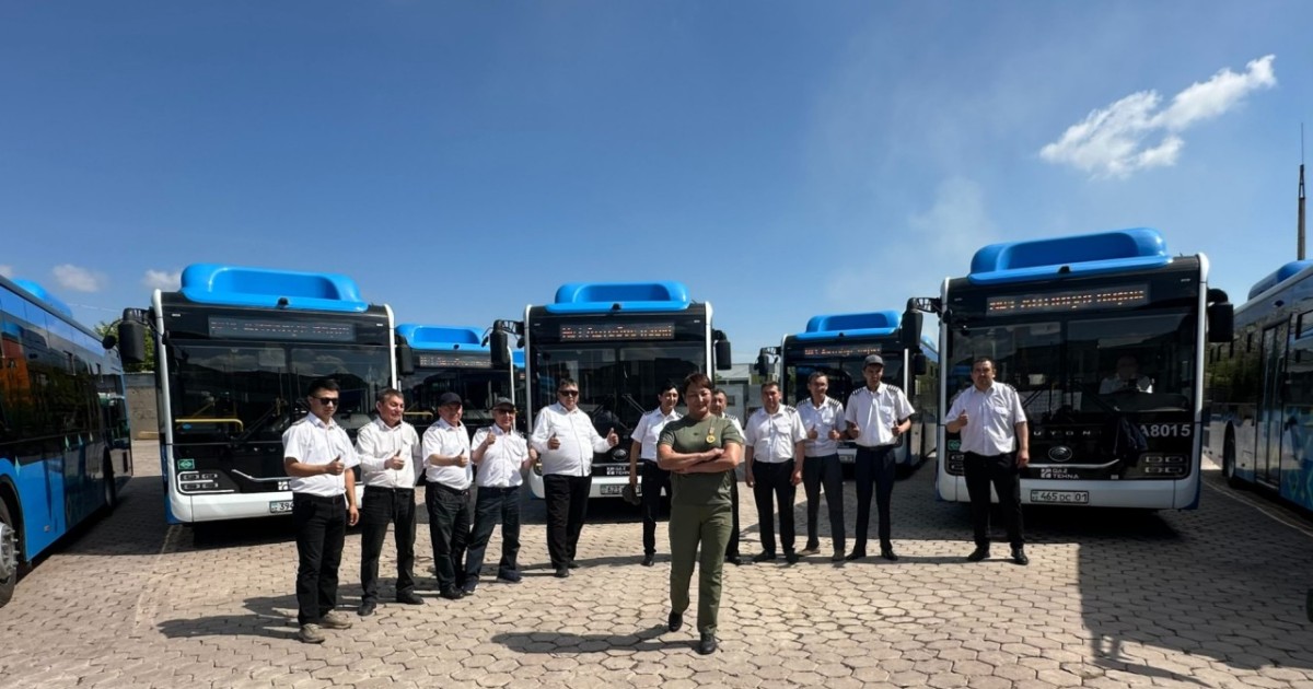 Елордалық Айгүл Ержанова 13,5 тонна автобусты сүйреп рекорд жаңартты