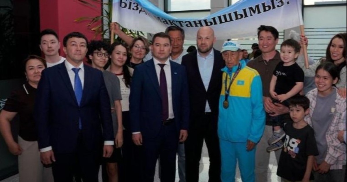 80 жастағы астаналық ардагер спортшы Кейптаунда толық марафонды бағындырды