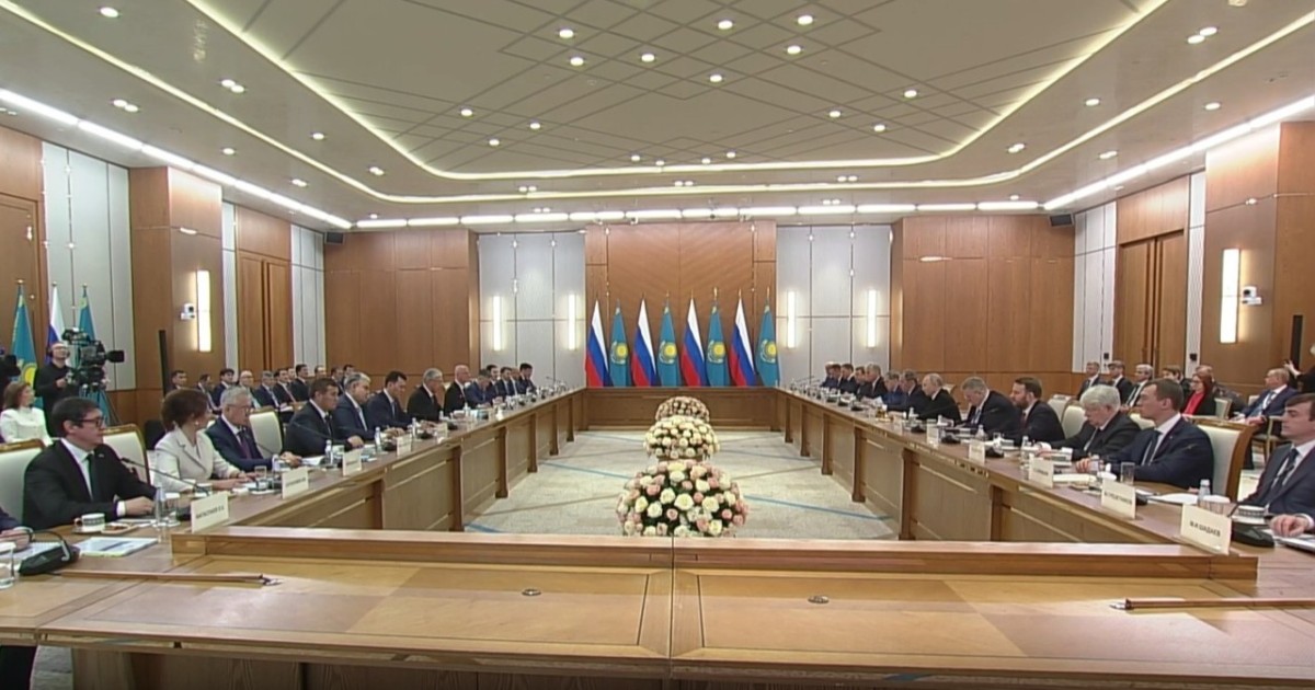 Қазақстан мен Ресей президенттері кеңейтілген құрамда келіссөз жүргізді
