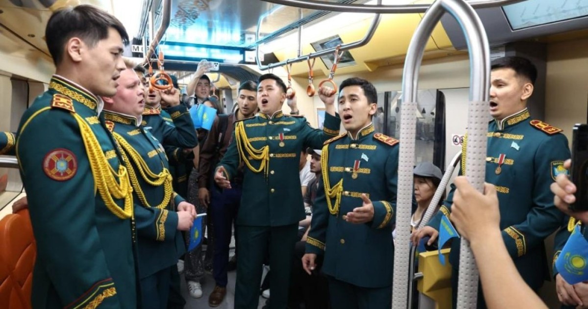 Ұлттық ұланның ерлер хоры LRT-да астаналықтарды Мемлекеттік рәміздер күнімен құттықтады