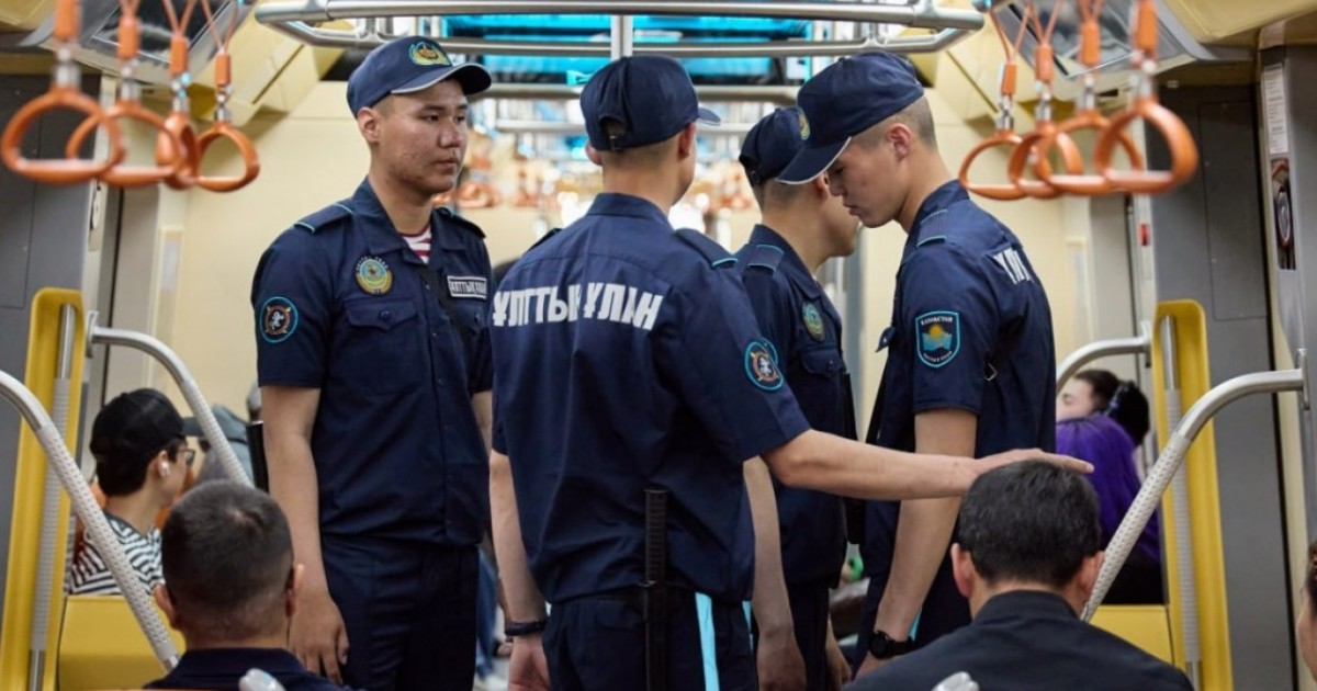 Елордада ұландықтар LRT стансаларында қызметке кірісті