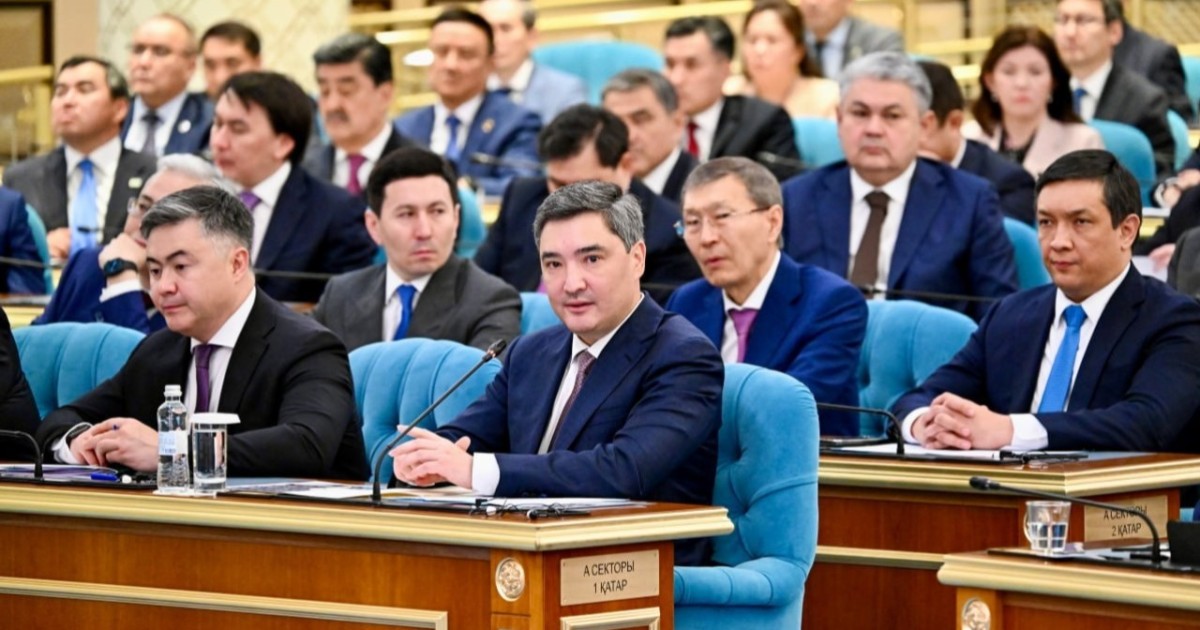 Елімізде 1 миллионнан астам адам жасанды интеллект негіздерін оқыды - Премьер-министр
