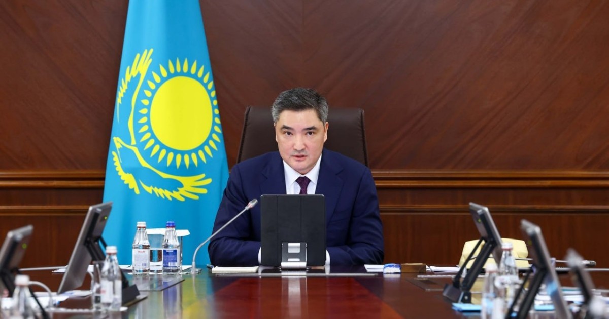 Премьер-министр әлеуметтік салаға жасанды интеллект енгізудің маңызын атап өтті