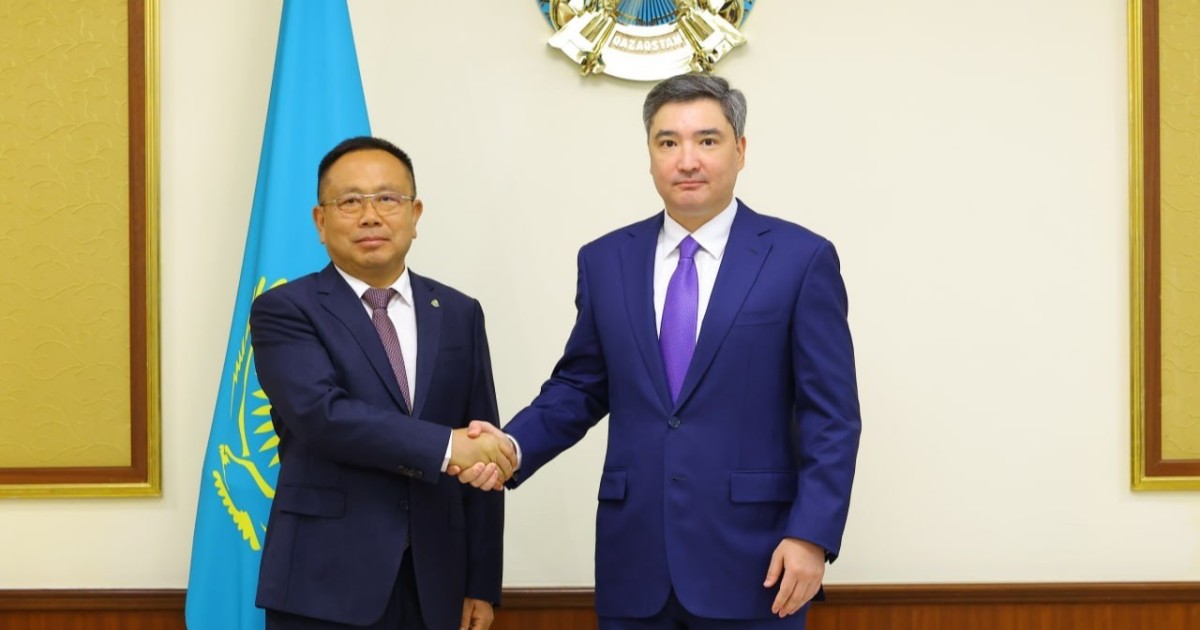 Олжас Бектенов Hunan Junxin Environmental Protection басшысы Дай Даогомен кездесті