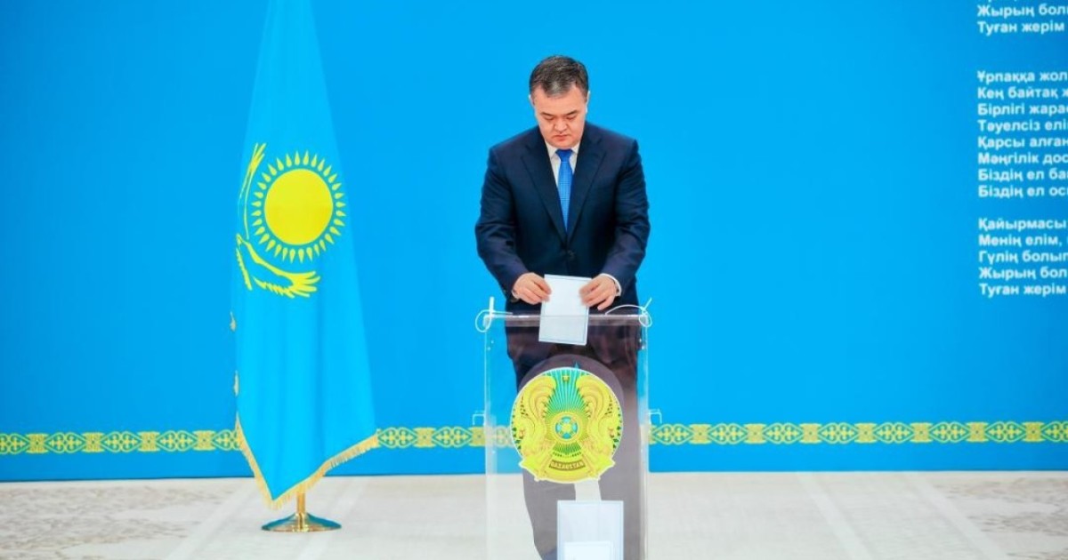 Астана әкімі Құрылтай сайлауында дауыс берді