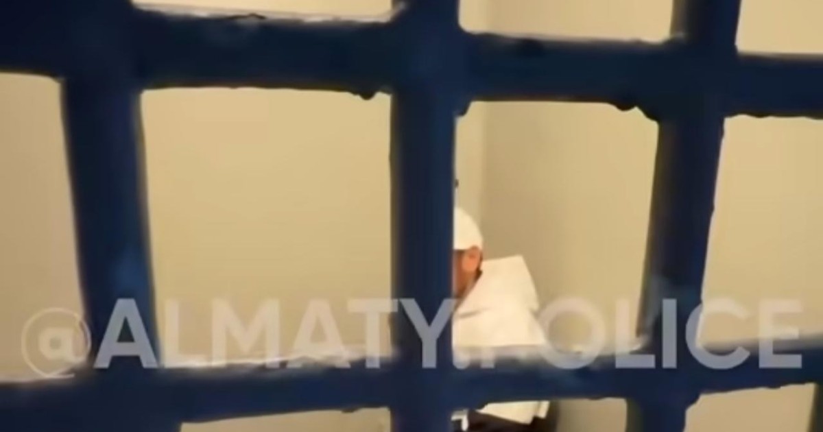 Видеода әдейі ақ ұнтақты көрсеткен алматылықтың есірткіге қатысы тексеріледі