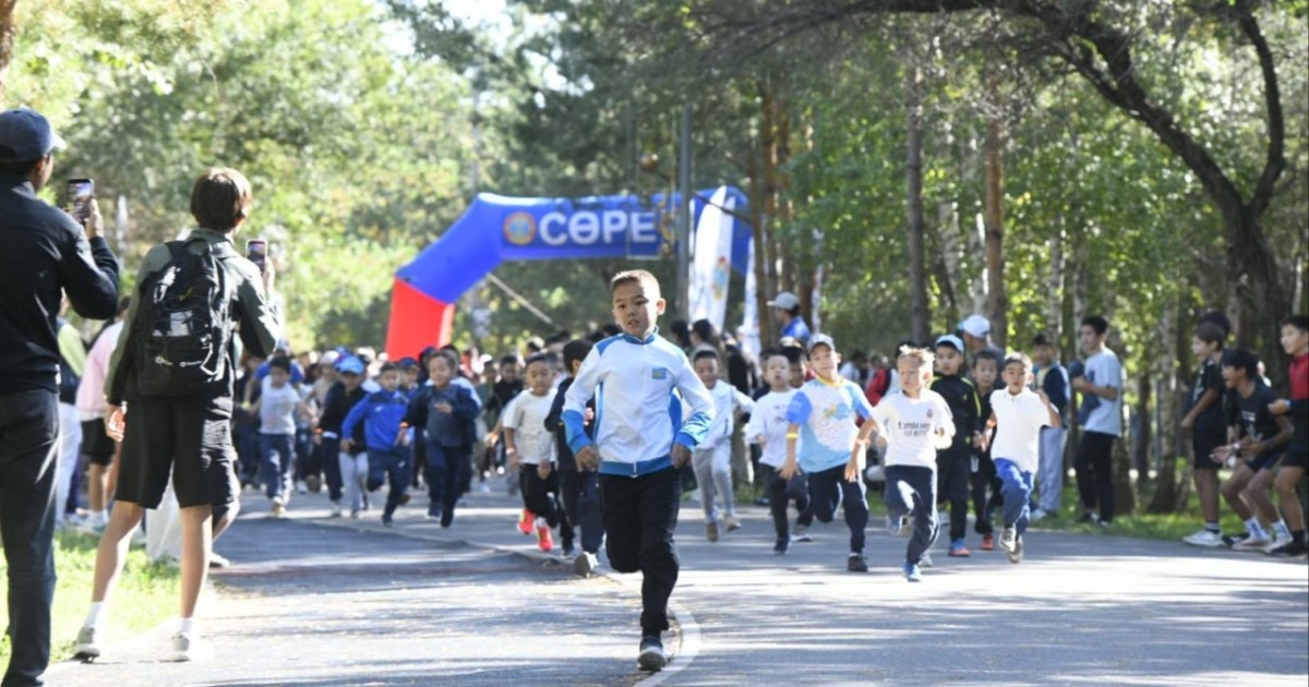 «KIDS RUN – Білімге бастар қадам»: Астанада мыңға жуық бала жүгірді