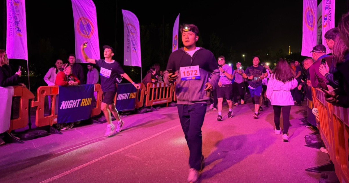 Астанада ерекше форматтағы Night Run түнгі жүгірісіне 2 мың адам қатысты