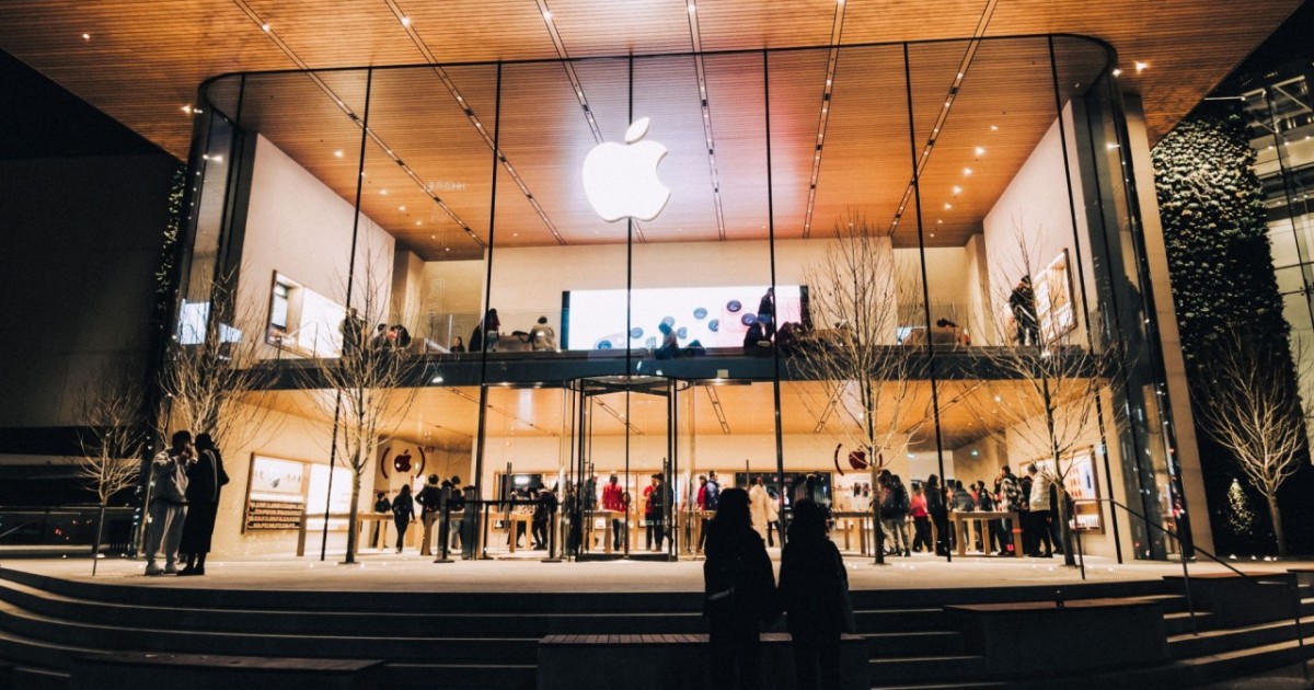 Apple алғаш рет кітапша тәрізді бүктелмелі iPhone-ды таныстырды